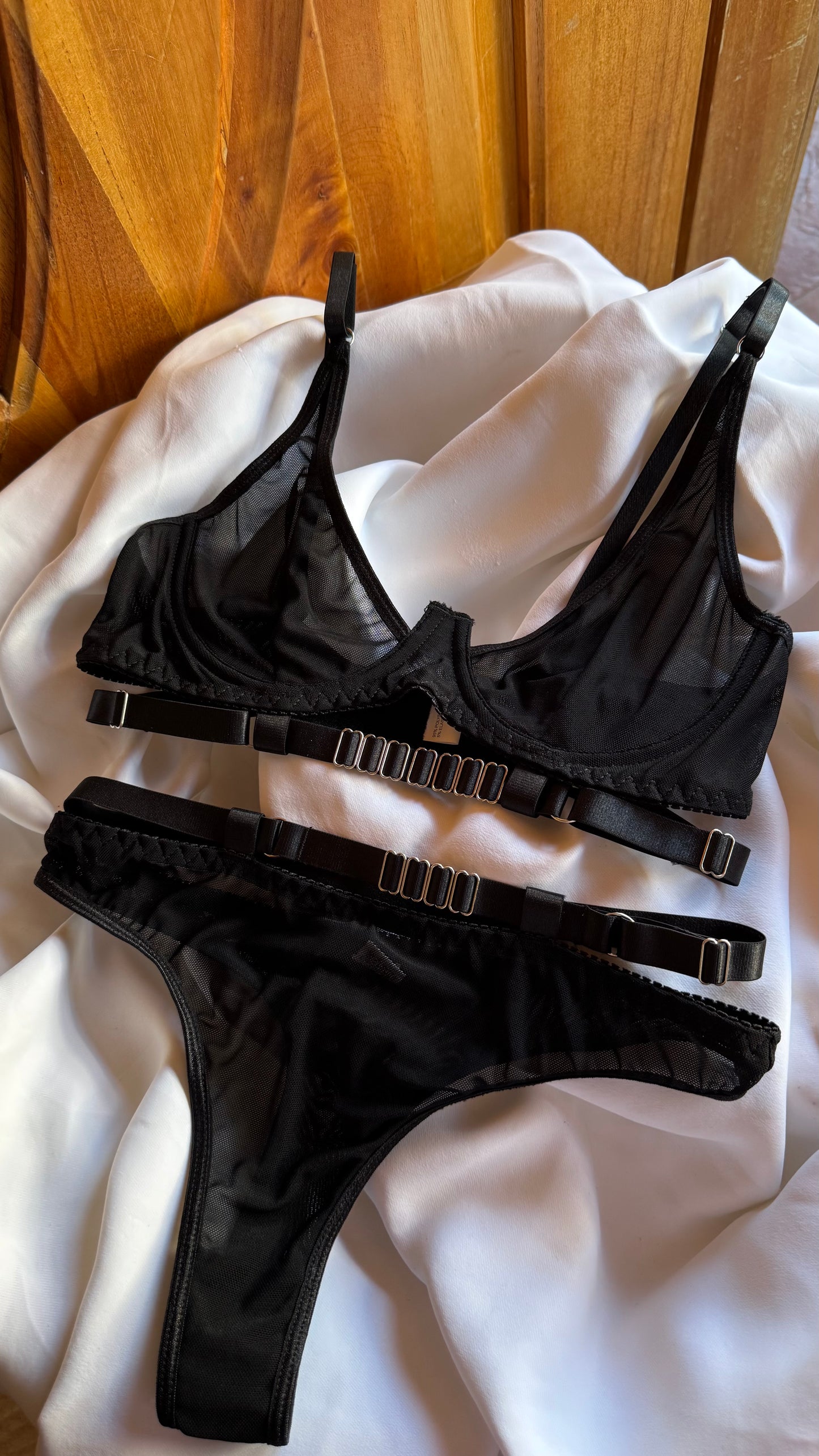 Set Anía